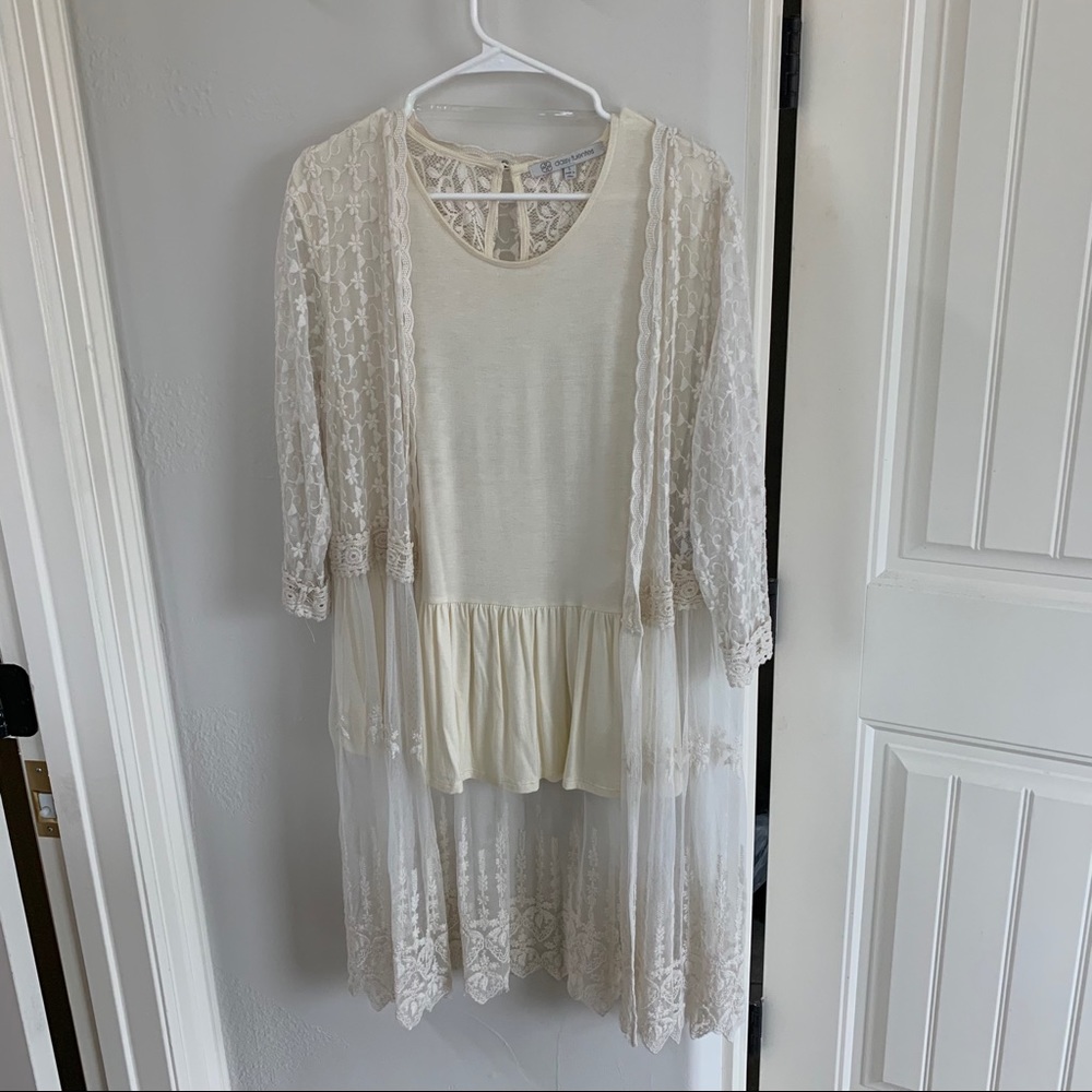 2-piece cream / off-white top